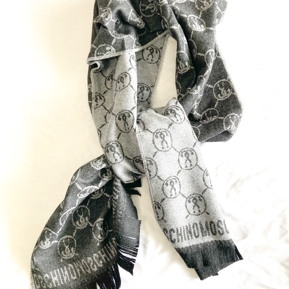 Authentic Moschino Wool Scarf BNWOT - Picture 2 of 3